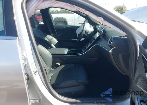 2022 Mercedes-Benz C 300 4Matic z USA, uszkodzony, nr VIN W1KAF4HB3NR059567